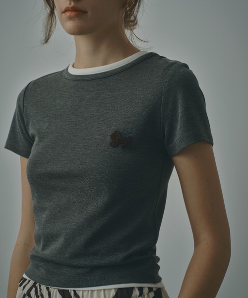 BAGEE(バジー)の「DOG刺繍 コンパクトTシャツ / 半袖(Tシャツ/カットソー・レディース・ブラック/チャコールグレー/レッド系その他/ホワイト・FREE)」の4枚目の写真