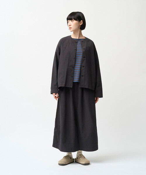 ORCIVAL(オーシバル)の「ORCIVAL | コットンツイル ノーカラー シャツ WOMEN(シャツ/ブラウス・レディース・ブラック/ブラウン系その他・1)」の19枚目の写真
