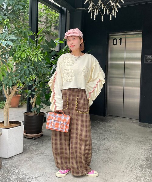 HELLO.SANFRANCISCO(ハローサンフランシスコ)の「【HELLO.SANFRANCISCO/ハローサンフランシスコ】チェック柄フリルポケットボリュームパンツ(その他パンツ・レディース・ブラウン/ブルー/オレンジ・MEDIUM/SMALL)」の7枚目の写真