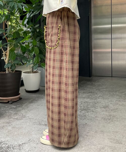 HELLO.SANFRANCISCO(ハローサンフランシスコ)の「【HELLO.SANFRANCISCO/ハローサンフランシスコ】チェック柄フリルポケットボリュームパンツ(その他パンツ・レディース・ブラウン/ブルー/オレンジ・MEDIUM/SMALL)」の12枚目の写真