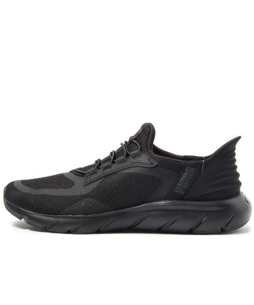 PUMA(プーマ)の「プーマ PUMA SOFTRIDE フレックス レース EASE IN ALT ワイド(スニーカー・メンズ・ブラック×ブラック・27.5cm/27.0cm/26.5cm/28.0cm/25.0cm/25.5cm/26.0cm)」の1枚目の写真