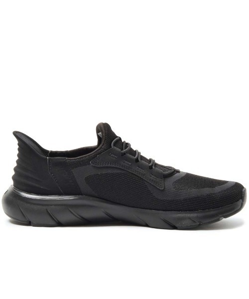 PUMA(プーマ)の「プーマ PUMA SOFTRIDE フレックス レース EASE IN ALT ワイド(スニーカー・メンズ・ブラック×ブラック・27.5cm/27.0cm/26.5cm/28.0cm/25.0cm/25.5cm/26.0cm)」の2枚目の写真