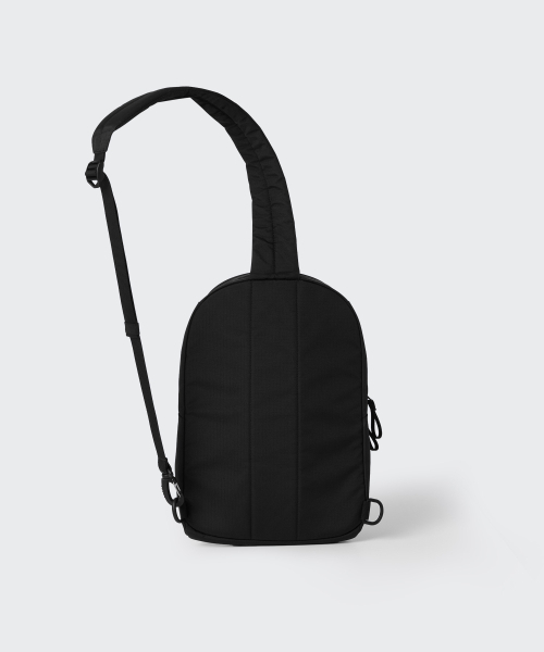 MUSINSA STANDARD（ムシンサスタンダード）の「[ヘリノックスコラボ] デュラブルスリングバッグ [ブラック]（メッセンジャーバッグ・レディース・その他・FREE）」の5枚目の写真