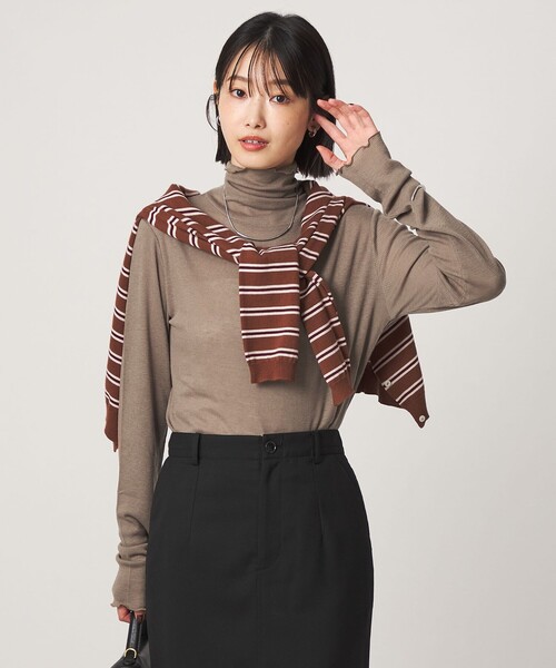 green label relaxing（グリーンレーベルリラクシング）の「［size SHORTあり］テレコ タートルネック プルオーバー（Tシャツ/カットソー・レディース・モカ/ライトグレー/ブラック/オフホワイト/ダークグレー/ベージュ/イエロー/ダークブラウン/その他1・FREE/SHORT）」の6枚目の写真