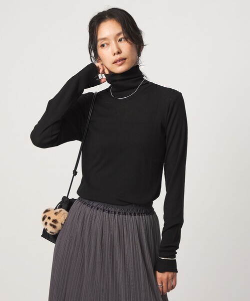 green label relaxing（グリーンレーベルリラクシング）の「［size SHORTあり］テレコ タートルネック プルオーバー（Tシャツ/カットソー・レディース・モカ/ライトグレー/ブラック/オフホワイト/ダークグレー/ベージュ/イエロー/ダークブラウン/その他1・FREE/SHORT）」の14枚目の写真