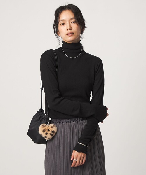 green label relaxing（グリーンレーベルリラクシング）の「［size SHORTあり］テレコ タートルネック プルオーバー（Tシャツ/カットソー・レディース・モカ/ライトグレー/ブラック/オフホワイト/ダークグレー/ベージュ/イエロー/ダークブラウン/その他1・FREE/SHORT）」の15枚目の写真
