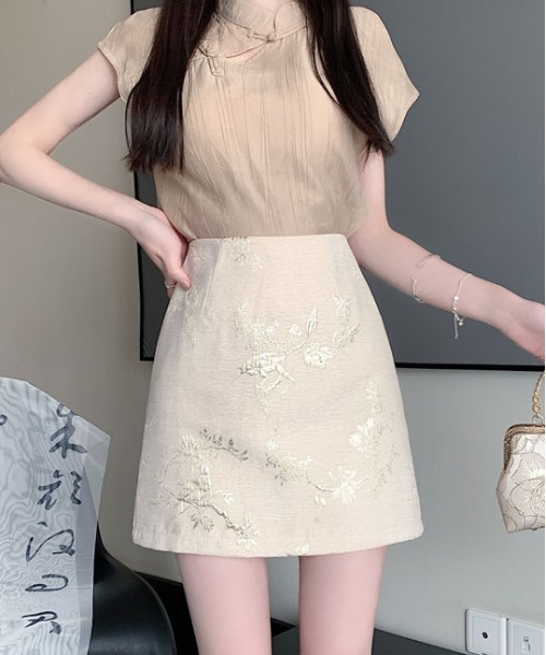 &soiree(アンドソワレ)の「ジャガード風ミニスカート(スカート・レディース・アイボリー/ブラック・SMALL/MEDIUM/LARGE/X-LARGE)」の1枚目の写真