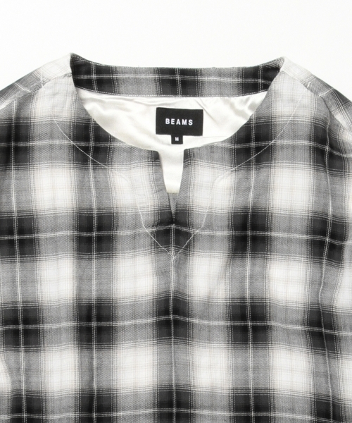 BEAMS(ビームス)の「BEAMS / オンブレチェックプルオーバー(シャツ/ブラウス・メンズ・ホワイト/ブルー・MEDIUM/LARGE/SMALL)」の7枚目の写真