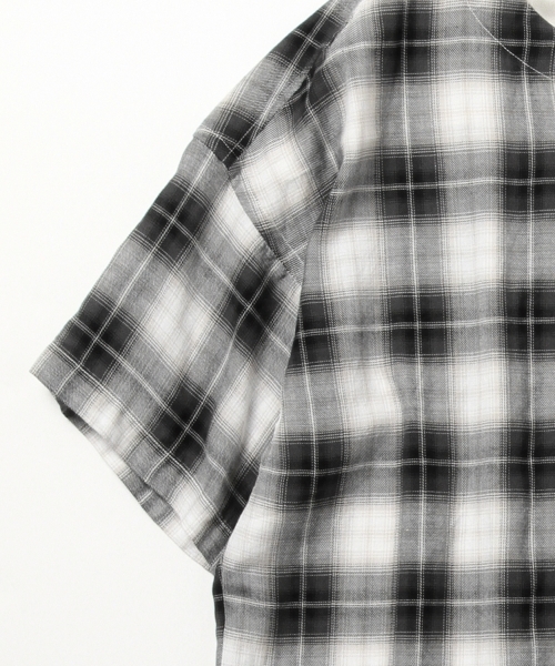 BEAMS(ビームス)の「BEAMS / オンブレチェックプルオーバー(シャツ/ブラウス・メンズ・ホワイト/ブルー・MEDIUM/LARGE/SMALL)」の8枚目の写真