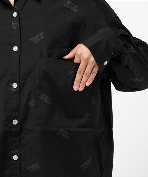 RODEO CROWNS WIDE BOWL（ロデオクラウンズワイドボウル）の「ロゴ シャツワンピース（ワンピース・レディース・ブラック系その他・SMALL）」の2枚目の写真