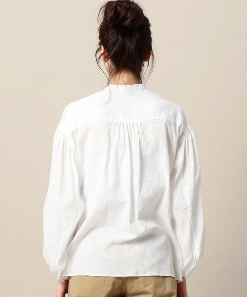 BEAUTY&YOUTH UNITED ARROWS（ビューティーアンドユースユナイテッドアローズ）の「BY クレープギャザースタンド9分袖ブラウス ◆（シャツ/ブラウス・レディース・オフホワイト/イエロー/ネイビー・FREE）」の4枚目の写真