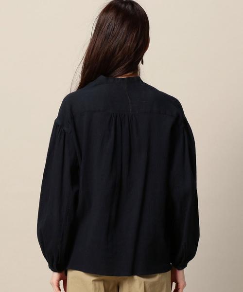 BEAUTY&YOUTH UNITED ARROWS（ビューティーアンドユースユナイテッドアローズ）の「BY クレープギャザースタンド9分袖ブラウス ◆（シャツ/ブラウス・レディース・オフホワイト/イエロー/ネイビー・FREE）」の6枚目の写真