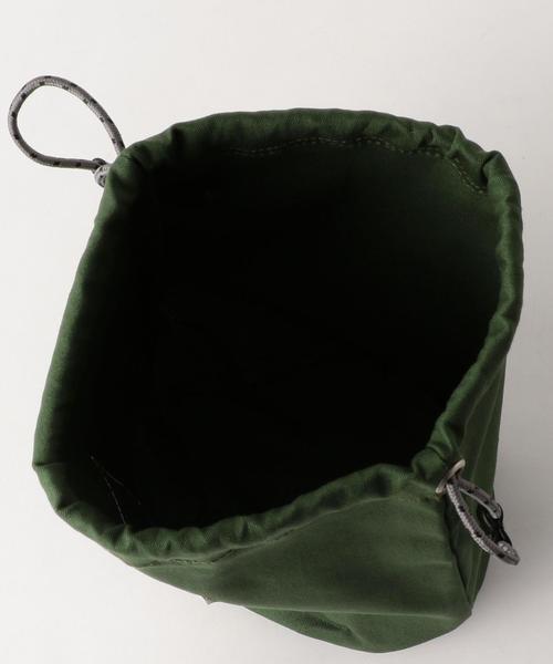 Another Edition（アナザーエディション）の「ミリタリー巾着ポーチ（ポーチ・レディース・オリーブ/ネイビー・FREE）」の3枚目の写真