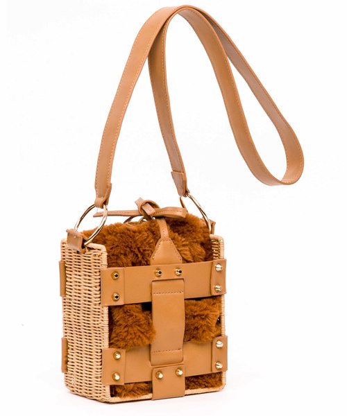 Laugoa（ラウゴア）の「【LAUGOA】ラタン＆ファースクエアショルダー　Elle/0173-30003   （ショルダーバッグ・レディース・ブラック/グレー/キャメル/ワインレッド・FREE）」の4枚目の写真