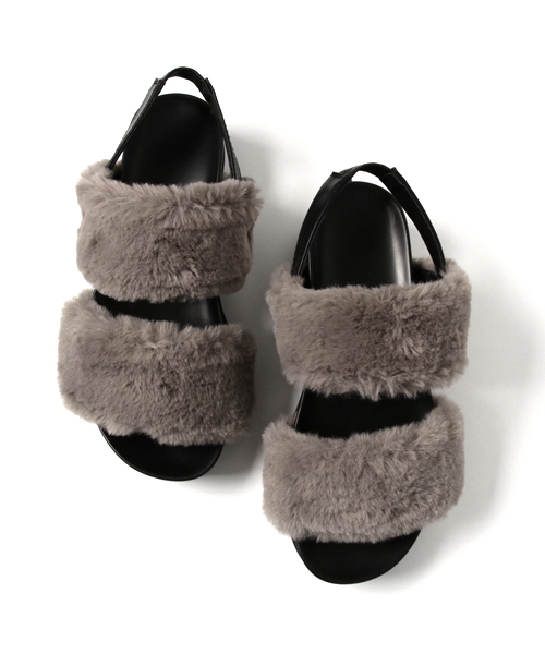 WEGO（ウィゴー）の「WEGO/ダブルベルトファーサンダル（サンダル・レディース・グレー/ブラック/ワイン/キャメル・MEDIUM/LARGE）」の6枚目の写真