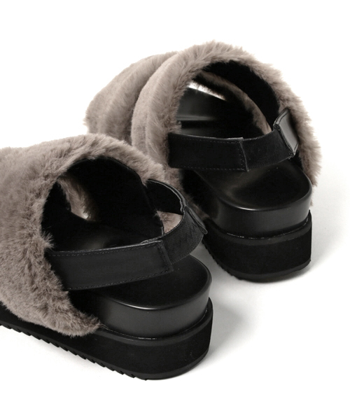 WEGO（ウィゴー）の「WEGO/ダブルベルトファーサンダル（サンダル・レディース・グレー/ブラック/ワイン/キャメル・MEDIUM/LARGE）」の8枚目の写真