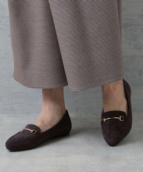 NATURAL BEAUTY BASIC（ナチュラルビューティーベーシック）の「メタルプレートフラット（パンプス・レディース・ブラック/グレー/ベージュ系その他/ネイビー・SMALL/MEDIUM/LARGE）」の3枚目の写真