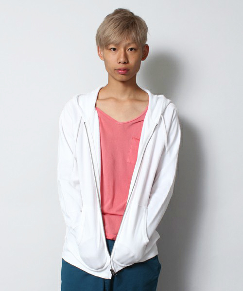 WEGO（ウィゴー）の「WEGO/カラーZIPパーカー（パーカー・メンズ・ホワイト/ブラック/杢グレー/ブルー/ネイビー/イエロー/レッド/オレンジ/ダークグリーン/ワイン・SMALL/MEDIUM/LARGE）」の2枚目の写真