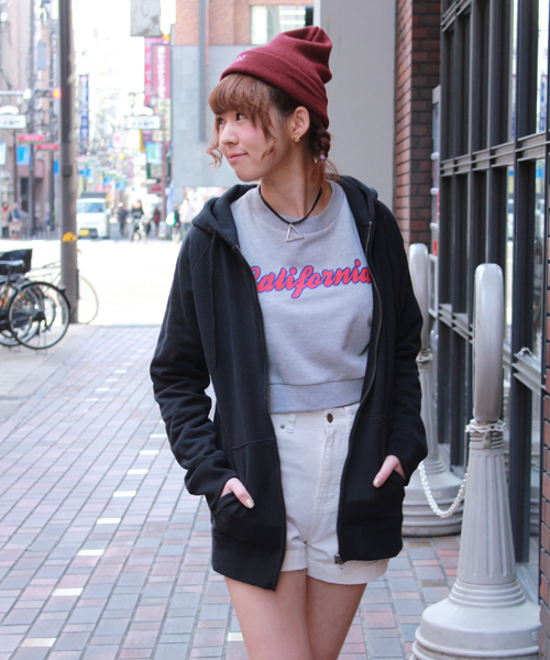 WEGO（ウィゴー）の「WEGO/カラーZIPパーカー（パーカー・メンズ・ホワイト/ブラック/杢グレー/ブルー/ネイビー/イエロー/レッド/オレンジ/ダークグリーン/ワイン・SMALL/MEDIUM/LARGE）」の3枚目の写真