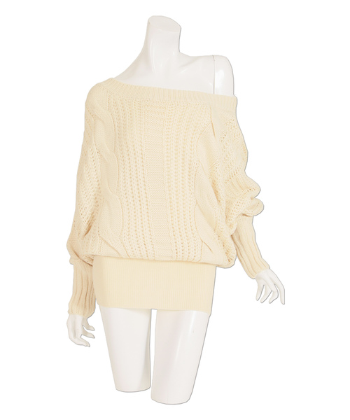 Julia Boutique（ジュリアブティック）の「愛されRICHオフショルダーリンニットワンピース/15314（ワンピース・レディース・ホワイト/ブラック/ネイビー/グレー/カーキ/ピンク/ブルー/ボルドー/パープル系その他/キャメル/ピンク系その他/ベージュ・S/M/L）」の4枚目の写真