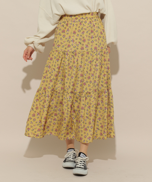apres jour（アプレジュール）の「小花ティアードスカート【ZOZOTOWN限定アイテム】（スカート・レディース・マスタード/ブラック/オフホワイト/ダークブルー・フリー）」の4枚目の写真