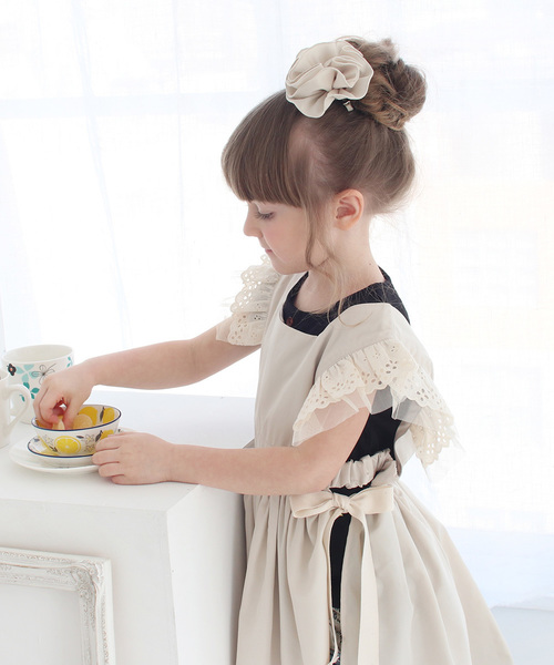 Rora（ローラ）の「コジー エプロン ドレス(2color)（エプロン・キッズ・ベージュ/ラベンダー・S/M）」の3枚目の写真