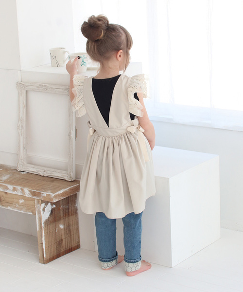 Rora（ローラ）の「コジー エプロン ドレス(2color)（エプロン・キッズ・ベージュ/ラベンダー・S/M）」の5枚目の写真