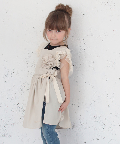 Rora（ローラ）の「コジー エプロン ドレス(2color)（エプロン・キッズ・ベージュ/ラベンダー・S/M）」の6枚目の写真