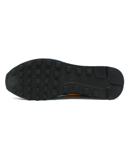 BEAMS(ビームス)の「NIKE / INTERNATIONALIST(スニーカー・メンズ・ブルー・27.5cm/27.0cm/26.5cm/26.0cm/28.5cm/28.0cm)」の2枚目の写真