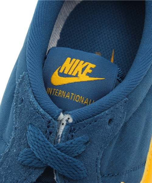 BEAMS(ビームス)の「NIKE / INTERNATIONALIST(スニーカー・メンズ・ブルー・27.5cm/27.0cm/26.5cm/26.0cm/28.5cm/28.0cm)」の5枚目の写真