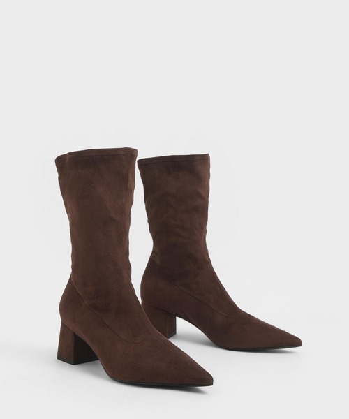 CHARLES & KEITH（チャールズ & キース）の「テクスチャード ポインテッドトゥヒールカーフブーツ / Textured Pointed Toe Heeled Calf Boots（ブーツ・レディース・ブラック/ブラウン・22.5cm/23cm/23.5cm/24.5cm/25cm/25.5cm）」の10枚目の写真