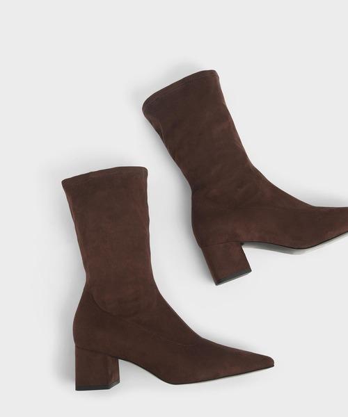 CHARLES & KEITH（チャールズ & キース）の「テクスチャード ポインテッドトゥヒールカーフブーツ / Textured Pointed Toe Heeled Calf Boots（ブーツ・レディース・ブラック/ブラウン・22.5cm/23cm/23.5cm/24.5cm/25cm/25.5cm）」の8枚目の写真