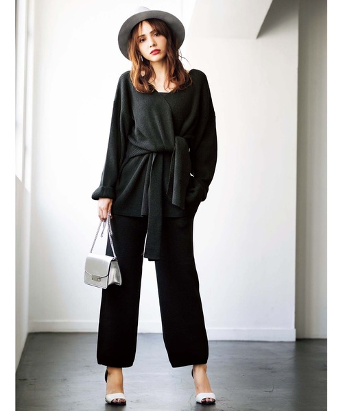 GeeRA(ジーラ)の「前結びトップス&ワイドパンツニットセット(アンサンブル・レディース・ブラック/ベージュ・MEDIUM/LARGE/X-LARGE)」の4枚目の写真