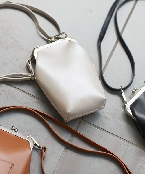 KOBE LETTUCE（コウベレタス）の「マイクロがま口スマホショルダーバッグ　ミニバッグ（ショルダーバッグ・レディース・ホワイト/ブラウン/ブラック・FREE）」の2枚目の写真