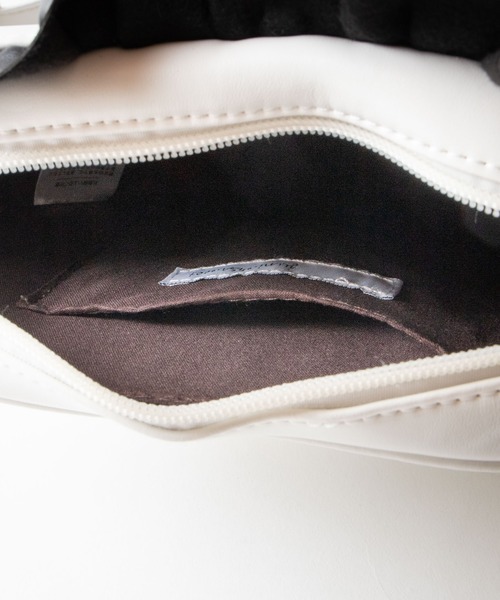 WEGO（ウィゴー）の「WEGO/ハート型ショルダーバッグ（ショルダーバッグ・レディース・ブラック/ホワイト・FREE）」の16枚目の写真