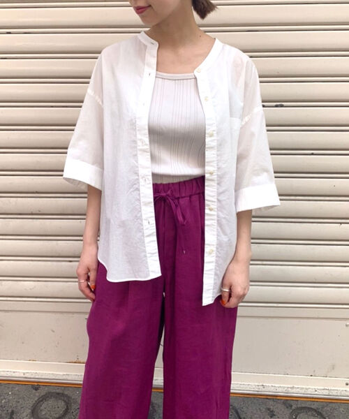 fredy repit(フレディレピ)の「バンドカラーシャツ(シャツ/ブラウス・レディース・オフホワイト/キャメル/カーキ・38)」の2枚目の写真