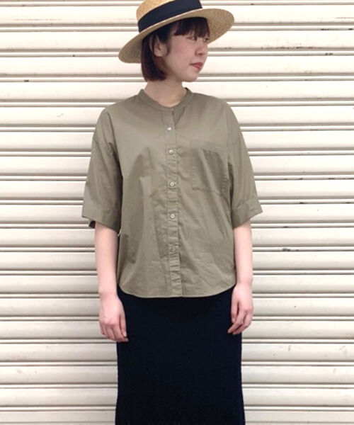 fredy repit(フレディレピ)の「バンドカラーシャツ(シャツ/ブラウス・レディース・オフホワイト/キャメル/カーキ・38)」の1枚目の写真