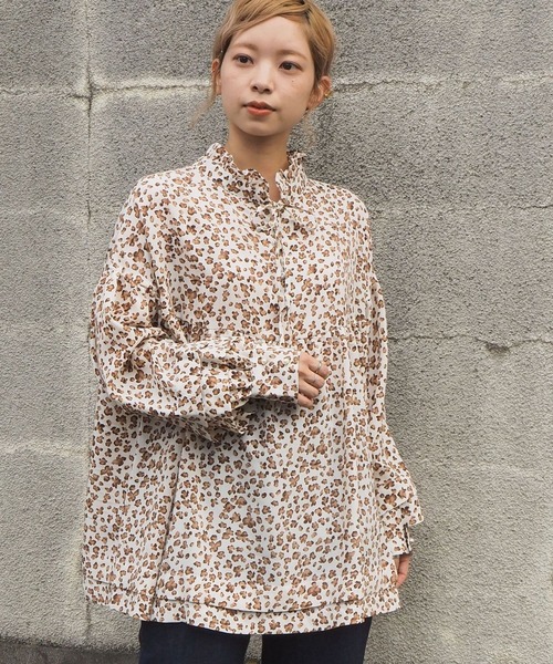 tiptop（ティップトップ）の「キラキラハイネックフレアブラウス（シャツ/ブラウス・レディース・ブラック/パープル/オフホワイト/グリーン/A/B・FREE）」の5枚目の写真