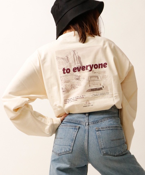 POWER TO THE PEOPLE(パワートゥーザピープル)の「POWER TO THE PEOPLE ヴィンテージイラスト&フォトプリント長袖Tシャツ(Tシャツ/カットソー・メンズ・チャコールグレー/ブラウン/オフホワイト/グリーン/サンドベージュ/ホワイト系その他/グリーン系その他/ホワイト系その他2/ホワイト系その他3/ホワイト系その他4・LL/M/L)」の4枚目の写真