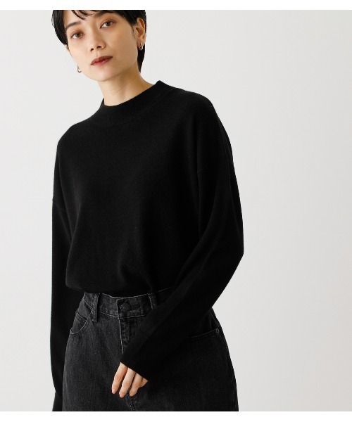 AZUL by moussy（アズールバイマウジー）の「トップス（ニット/セーター・レディース・オフホワイト/ブラック/ライトベージュ/パープル・SMALL/MEDIUM）」の2枚目の写真