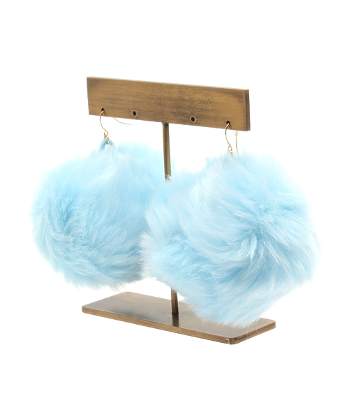 WEGO(ウィゴー)の「WEGO/ビッグファーピアス(ピアス(両耳用)・レディース・ホワイト/ブラック/サックスブルー/パープル/ピンク・FREE)」の6枚目の写真