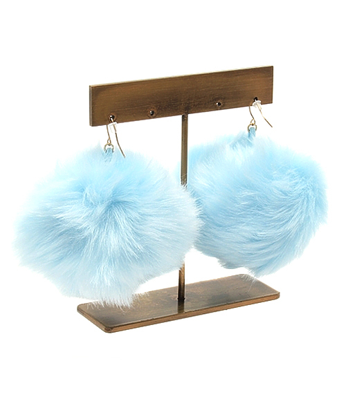 WEGO(ウィゴー)の「WEGO/ビッグファーピアス(ピアス(両耳用)・レディース・ホワイト/ブラック/サックスブルー/パープル/ピンク・FREE)」の7枚目の写真