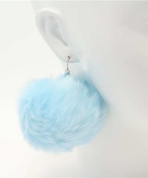 WEGO(ウィゴー)の「WEGO/ビッグファーピアス(ピアス(両耳用)・レディース・ホワイト/ブラック/サックスブルー/パープル/ピンク・FREE)」の8枚目の写真