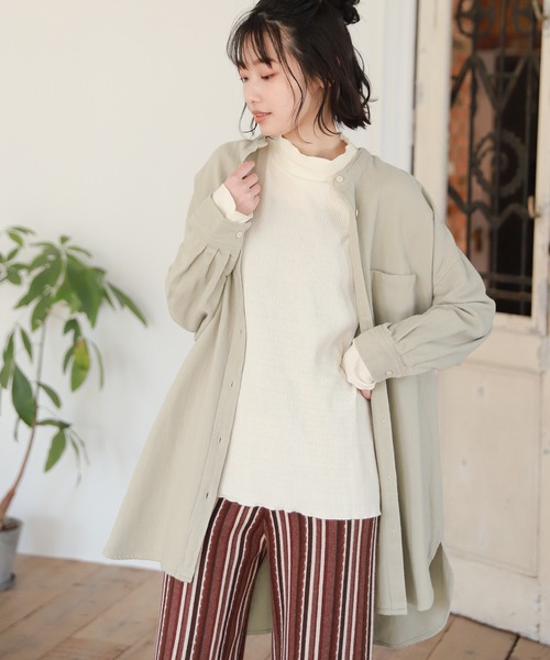 LAKOLE（ラコレ）の「ランダムプリーツハイネックプルオーバー / LAKOLE（Tシャツ/カットソー・レディース・桜/ブラウン系その他/ブラック/オフホワイト・MEDIUM/SMALL）」の3枚目の写真