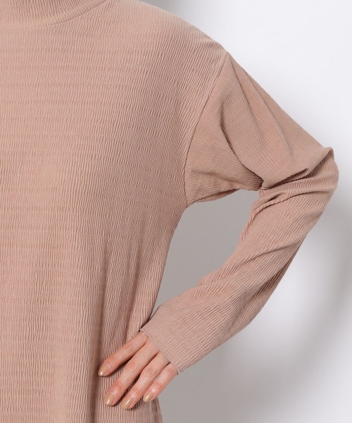 LAKOLE（ラコレ）の「ランダムプリーツハイネックプルオーバー / LAKOLE（Tシャツ/カットソー・レディース・桜/ブラウン系その他/ブラック/オフホワイト・MEDIUM/SMALL）」の9枚目の写真
