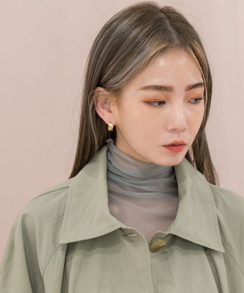 UNE MANSION（ユヌマンション）の「ウェーブピアス（ピアス（両耳用）・レディース・シルバー/ゴールド・ONE SIZE）」の9枚目の写真