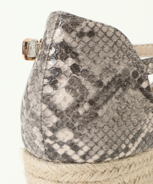 ikka（イッカ）の「ワンストラップサンダル（サンダル・レディース・ブラック/ベージュ/グレー・M/L）」の17枚目の写真