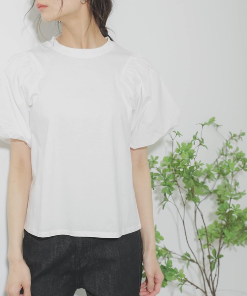 SENSE OF PLACE by URBAN RESEARCH（センスオブプレイスバイアーバンリサーチ）の「ボリュームスリーブドッキングトップ（Tシャツ/カットソー・レディース・オフホワイト/ベージュ/ブラック・ONE）」の2枚目の写真