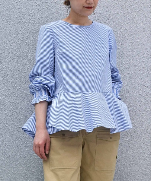 PICCIN(ピッチン)の「袖シャーリング裾フレアブラウス(シャツ/ブラウス・レディース・ブラック/ブルー/ブラック系その他/ブルー系その他・M)」の4枚目の写真
