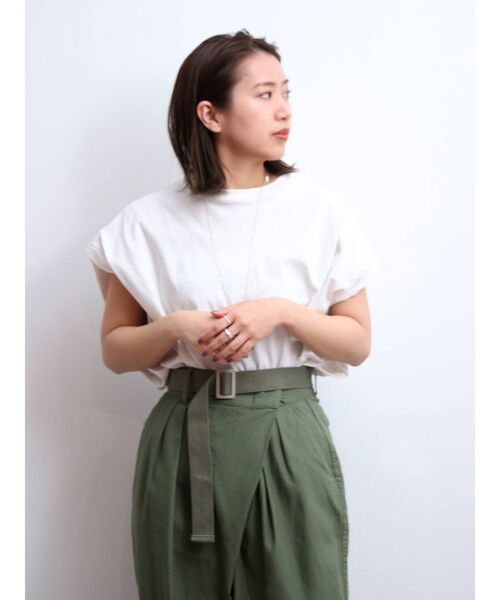 Ungrid(アングリッド)の「ルーズノースリトップス(Tシャツ/カットソー・レディース・チャコールグレー/レッド/オフホワイト・FREE)」の2枚目の写真